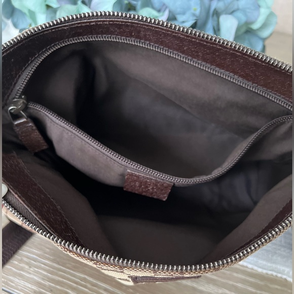 Gucci Brown and Tan Monogram Crossbody canvas and leather Bag and Dust bag GUC - Picture 9 of 14